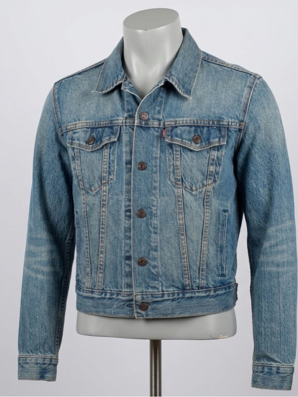 VTG Levi’s Women’s 2000s Blue Jean Denim Trucker Jacket Size M Y2K